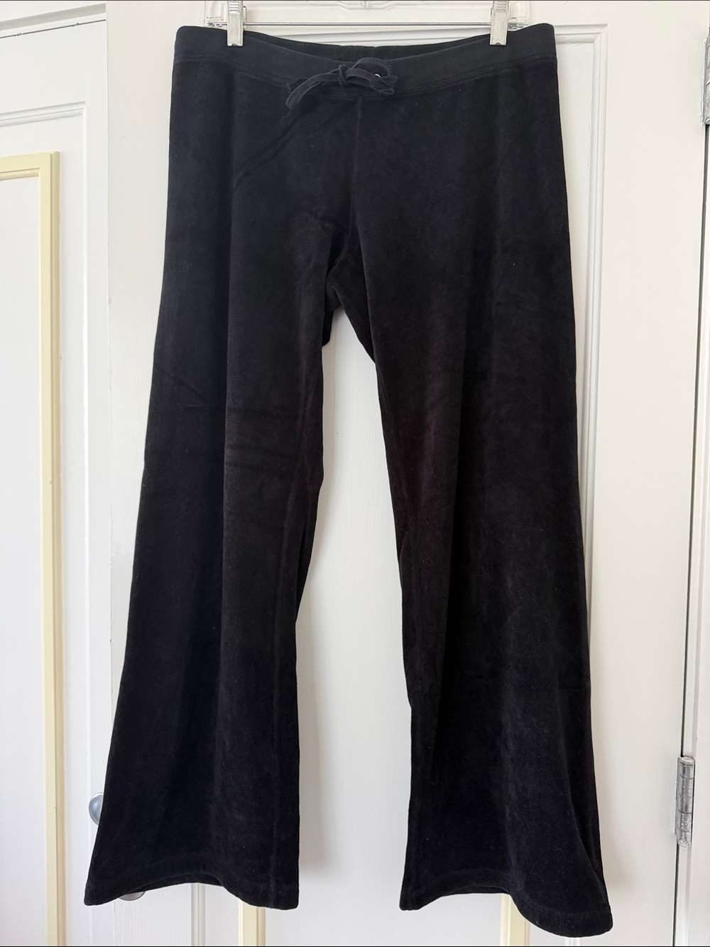 ‘Vintage’ Juicy Couture Black Velour Jacket and Pants Lounge Set - Picture 6 of 8